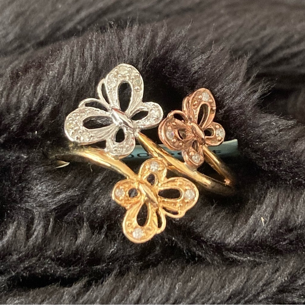 Tri-coloured Black Hills Gold 10k Ring with Diamonds. 3 Butterflies. Size 7.5